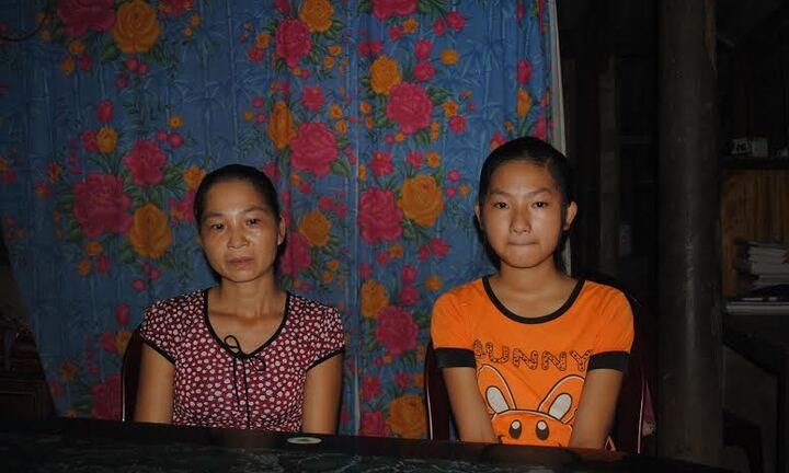 Nghẹn ngào giấc mơ giảng đường của cô học trò mồ côi cha