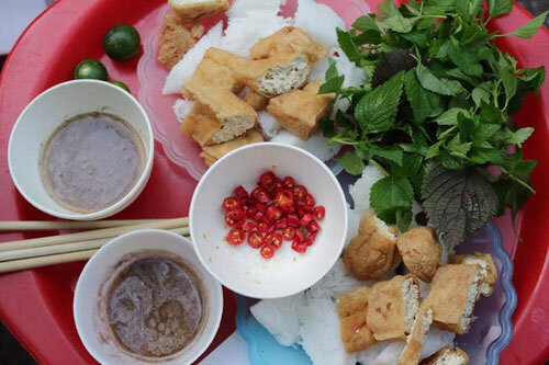 Hà Nội: Bán bún đậu giá sinh viên, lãi hơn 30 triệu đồng/tháng