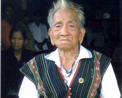 Cụ ông dân tộc Mơ Nông lập kỷ lục người lớn tuổi nhất Việt Nam