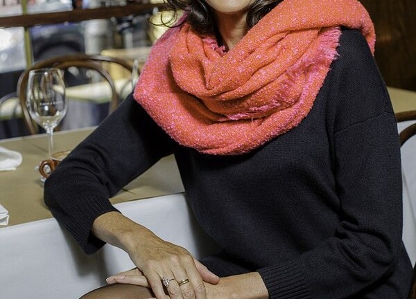 Người phụ nữ 55 tuổi đi 22 nước, hẹn hò 75 người đàn ông