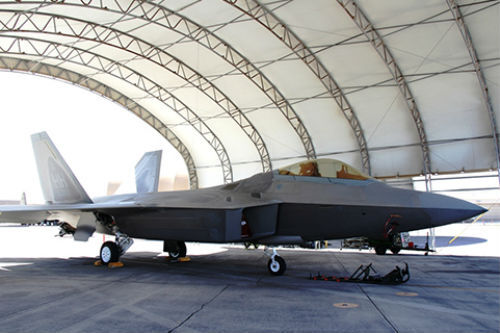 Mỹ không kích IS bằng tiêm kích “dát vàng”