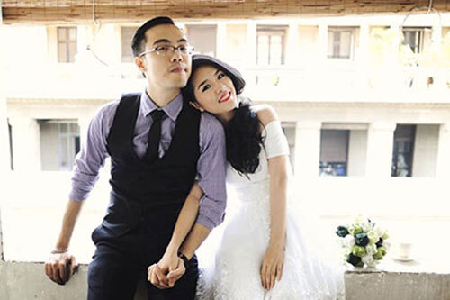 Chàng trai truy tìm và cưới cô gái tình cờ thấy trên tivi