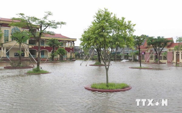 Mưa lớn, TP Hà Tĩnh ngập trong biển nước