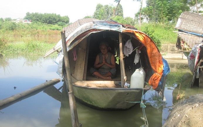 Phận đời cay đắng của người đàn bà không biết...đẻ