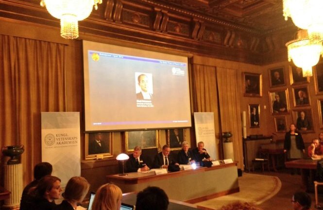 3 nhà khoa học phát minh đèn LED đoạt giải Nobel Vật lý 2014