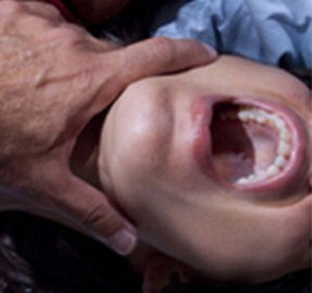 Đường dây bán thân diễn cảnh nóng để câu khách