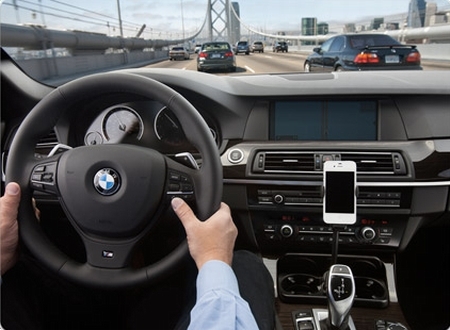 Tính năng của iPhone dễ khiến lái xe “gặp họa