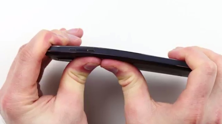 Samsung Galaxy Note 4 cũng bị bẻ cong