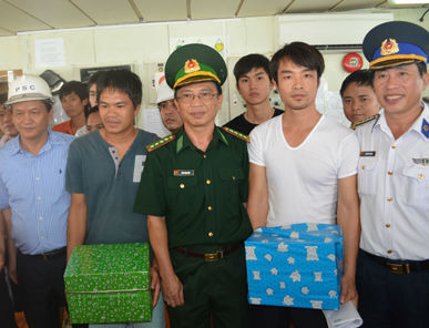 Vụ tàu Sunrise 689 bị cướp: Thuyền viên vẫn chưa thể lên bờ