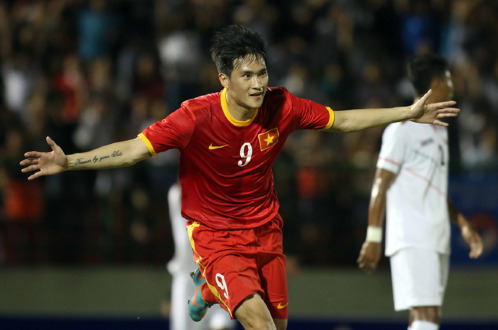 Nhận lượng khủng, Công Vinh chính thức gia nhập B.Bình Dương