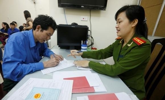 Không thể bỏ việc cấp giấy khai sinh cho trẻ khi chào đời 