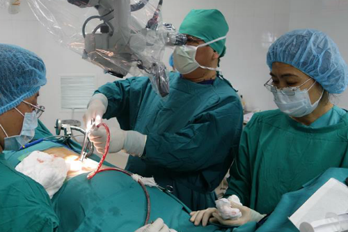 Status của một bác sỹ: Việt Nam có hàng nghìn Nina Phạm