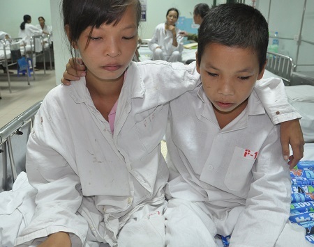 Sinh mệnh hai chị em mong manh vì mắc bệnh tim nặng