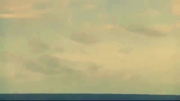 Cận cảnh Tàu ngầm tàng hình Astute phóng “rồng lửa” Tomahawk