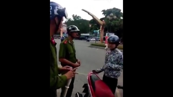 Công an Phường: 'Có thẻ báo chí mới được quay clip'