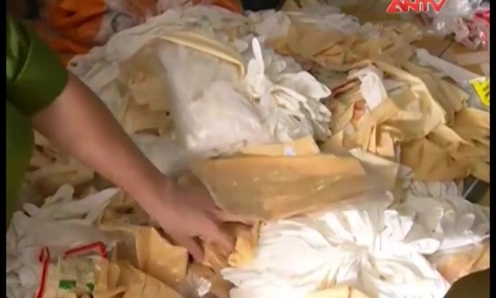 Hiểm họa từ găng tay y tế đã qua sử dụng 