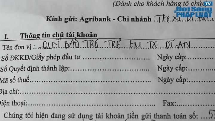 Khen thưởng vợ chồng cưu mang bé Kim Ngân
