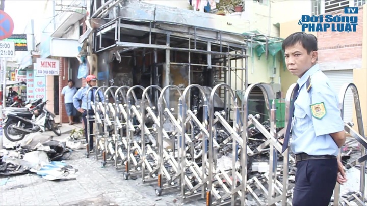 TP.HCM: Cháy ngân hàng một người bị thương nặng