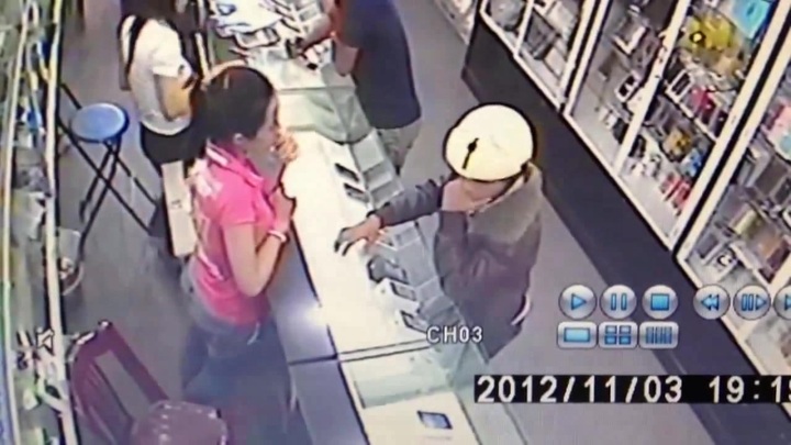 Video cướp Iphone 4S nhanh như chảo chớp