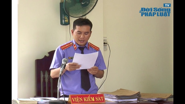 Xét xử nhóm đối tượng “mua bán trái phép vũ khí quân dụng”