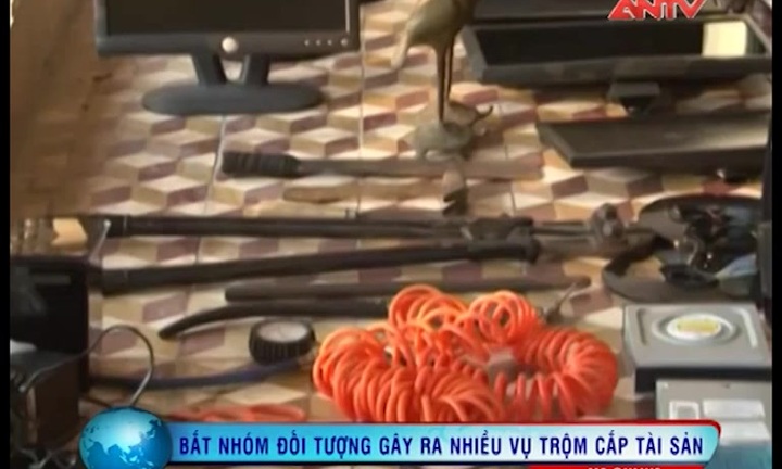 Cặp đôi chuyên nghiệp “nhảy đồ” trong nháy mắt