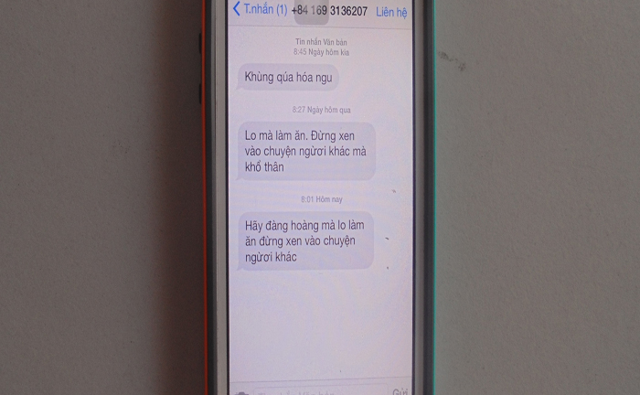 Giáo viên, phụ huynh bỏ về khi lễ bổ nhiệm hiệu trưởng bắt đầu