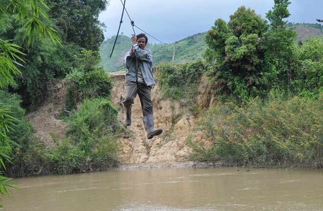 Đu dây cáp qua sông, 1 người tử vong
