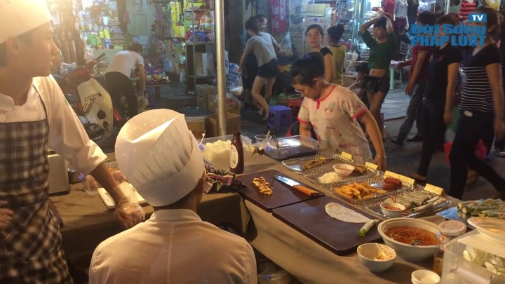 Âm nhạc và ẩm thực đường phố - nét văn hóa mới của Hà Nội