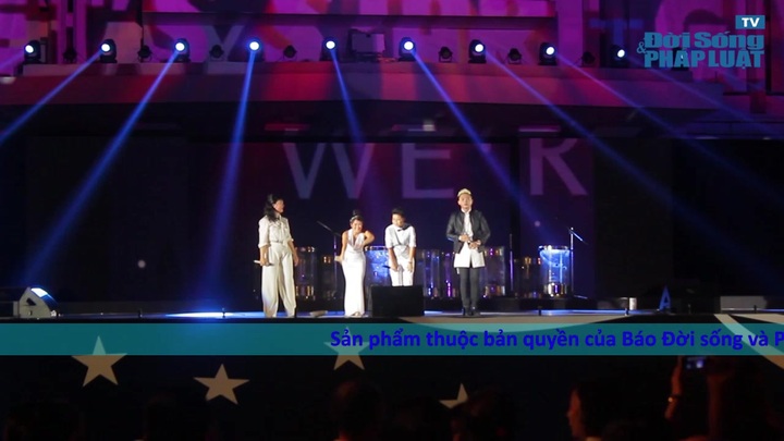 Rực rỡ sắc màu lễ hội ánh sáng 3D