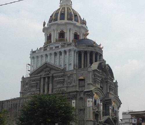 Phó giám đốc Sở Xây dựng: Đập bỏ lâu đài gà vàng không dễ