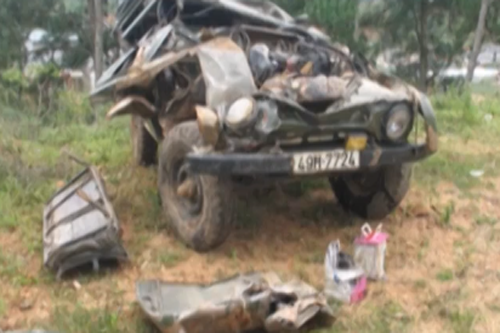 Clip: Hỗ trợ người bị nạn vụ xe lao vực, 7 người thương vong