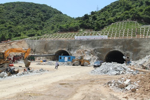 Phú Yên: Thông ống hầm thứ 2 xuyên đèo Cổ Mã