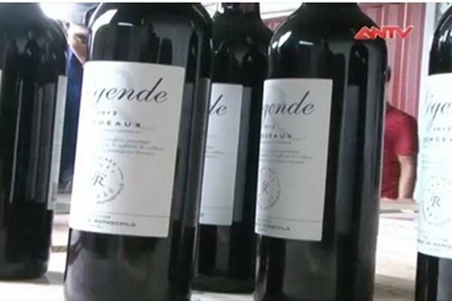 Clip: Bắt 3 xe container có dấu hiệu chở 18 tỷ đồng hàng lậu