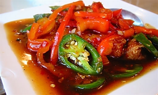 Muốn tránh mụn: Đừng ăn đồ cay, nóng!