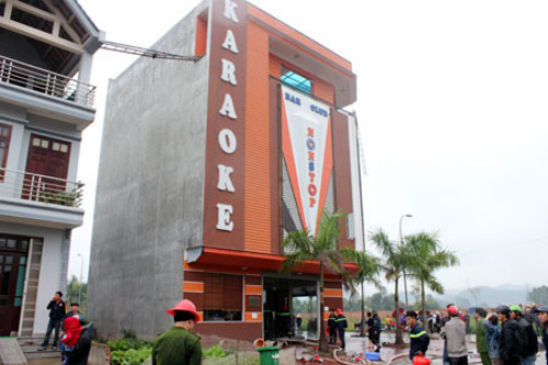 Lạng Sơn: Cháy quán karaoke, 4 người bị hôn mê sâu