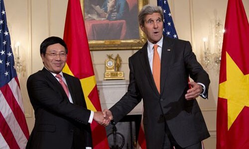 Mỹ chính thức sửa đổi quy định xuất khẩu vũ khí cho Việt Nam