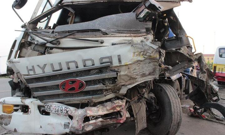  Tai nạn giao thông nghiêm trọng, ít nhất 8 người nhập viện