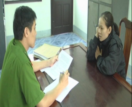Clip: Sau 2 năm lẩn trốn, kẻ lừa đảo ra đầu thú