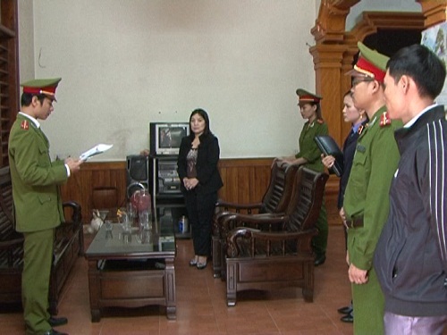 Clip: Khởi tố cô giáo lừa đảo hơn 2 tỷ đồng