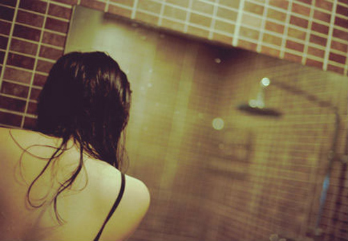 Nghi án hiếp dâm, quay clip khống chế nữ sinh lớp 12