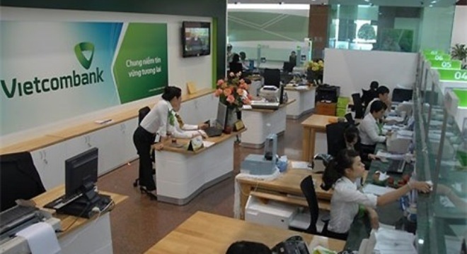 Vietcombank tặng xe cứu thương trị giá gần 700 triệu đồng 