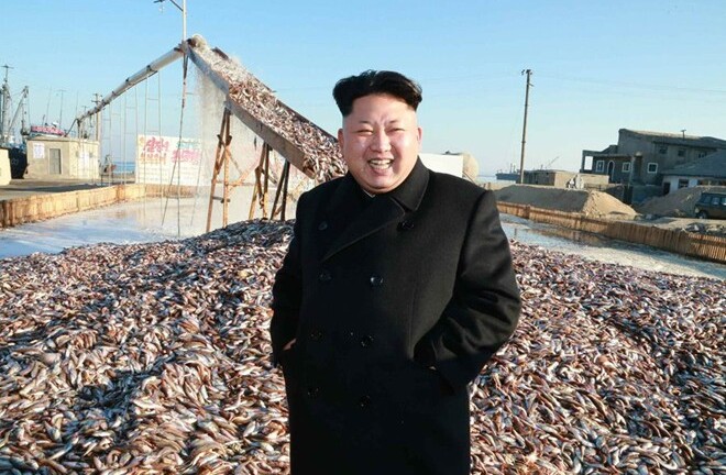 Ông Kim Jong-un cùng em gái thị sát nhà máy thuỷ sản quân đội