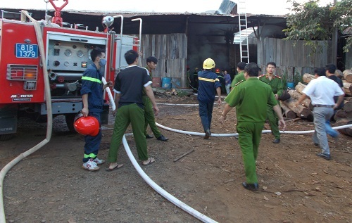 Xảy ra cháy, công ty ngăn Cảnh sát PCCC tiếp cận hiện trường