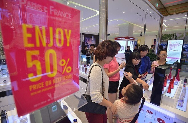 Khách bình dân nổi giận vì Lotte Hà Nội chỉ giảm giá cho VIP