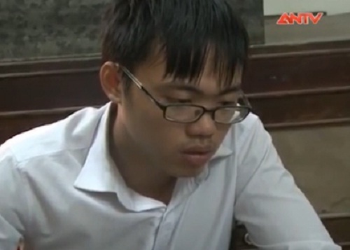 Video: Kẻ biến thái đâm vật nhọn vào “vùng kín” nữ sinh khai gì?