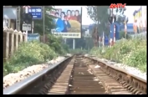 Video: Camera giấu kín - An toàn đường sắt P1/2
