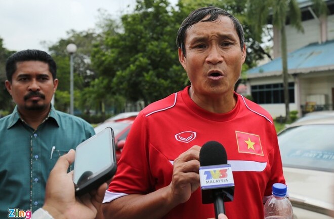  ĐT Việt Nam sợ bị CĐV Malaysia chiếu laser, ném pháo sáng