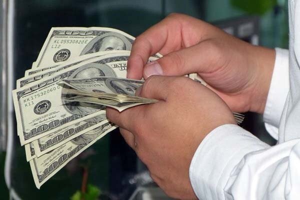 NHNN có thể đã bán ra đến 1,5 tỷ đôla để giữ tỷ giá