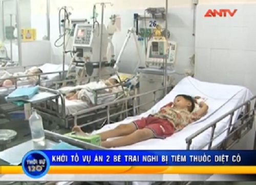 Video: Khởi tố vụ án 2 cháu bé bị nghi tiêm thuốc diệt cỏ