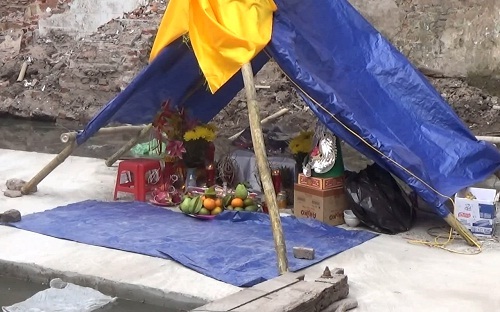 Người dân hoang mang vì 2 bộ hài cốt gần 1 tuần không được xử lý